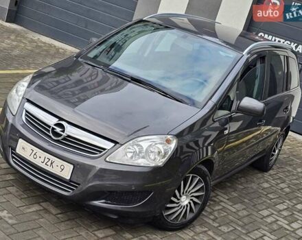 Серый Опель Зафира, объемом двигателя 1.8 л и пробегом 180 тыс. км за 7000 $, фото 5 на Automoto.ua