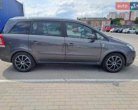 Серый Опель Зафира, объемом двигателя 1.8 л и пробегом 227 тыс. км за 7600 $, фото 1 на Automoto.ua