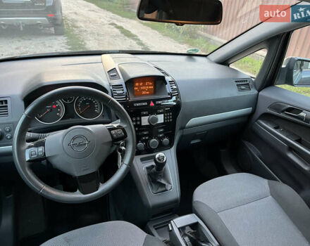 Серый Опель Зафира, объемом двигателя 1.8 л и пробегом 137 тыс. км за 7450 $, фото 61 на Automoto.ua
