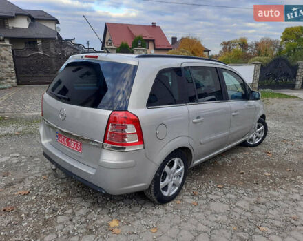 Серый Опель Зафира, объемом двигателя 1.7 л и пробегом 180 тыс. км за 8300 $, фото 22 на Automoto.ua