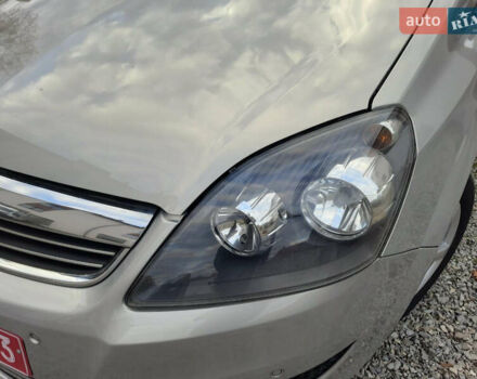 Серый Опель Зафира, объемом двигателя 1.7 л и пробегом 180 тыс. км за 8300 $, фото 18 на Automoto.ua
