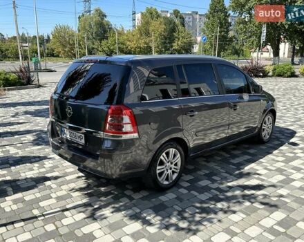 Серый Опель Зафира, объемом двигателя 1.7 л и пробегом 260 тыс. км за 6300 $, фото 4 на Automoto.ua