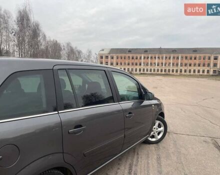 Серый Опель Зафира, объемом двигателя 1.6 л и пробегом 161 тыс. км за 7450 $, фото 1 на Automoto.ua