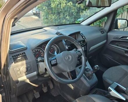 Опель Зафира 2010 в Белой Церкве на Automoto.ua Серый Опель Зафира, объемом двигателя 1.8 л и пробегом 184 тыс. км за 7700 $, фото 6 на Automoto.ua