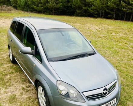 Серый Опель Зафира, объемом двигателя 1.7 л и пробегом 202 тыс. км за 6200 $, фото 3 на Automoto.ua