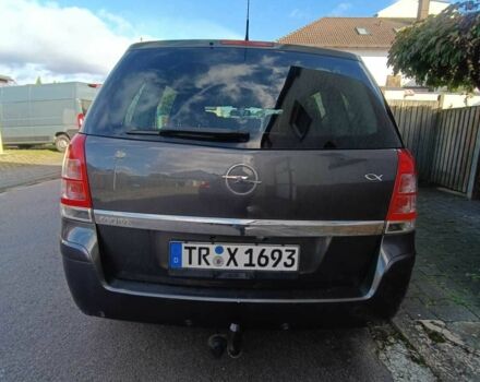 Серый Опель Зафира, объемом двигателя 1.8 л и пробегом 184 тыс. км за 7650 $, фото 2 на Automoto.ua