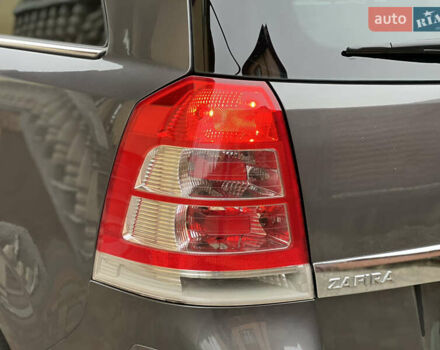 Серый Опель Зафира, объемом двигателя 1.7 л и пробегом 191 тыс. км за 7900 $, фото 30 на Automoto.ua