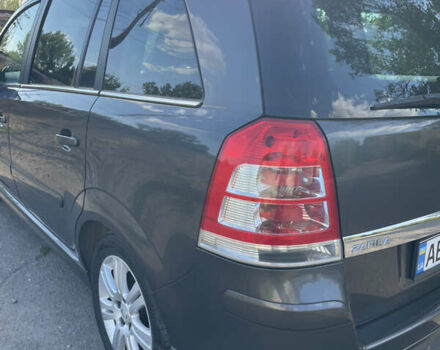 Серый Опель Зафира, объемом двигателя 1.8 л и пробегом 220 тыс. км за 8000 $, фото 6 на Automoto.ua