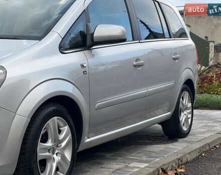 Серый Опель Зафира, объемом двигателя 1.6 л и пробегом 167 тыс. км за 7499 $, фото 13 на Automoto.ua