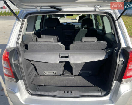 Серый Опель Зафира, объемом двигателя 1.8 л и пробегом 182 тыс. км за 7250 $, фото 24 на Automoto.ua