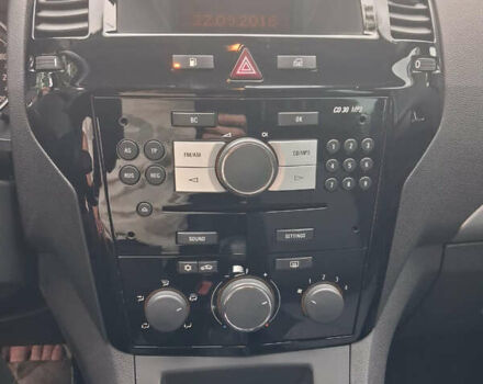 Сірий Опель Зафіра, об'ємом двигуна 1.6 л та пробігом 132 тис. км за 7999 $, фото 7 на Automoto.ua