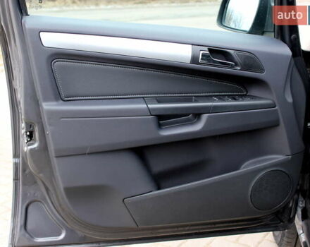 Серый Опель Зафира, объемом двигателя 1.8 л и пробегом 220 тыс. км за 7499 $, фото 43 на Automoto.ua