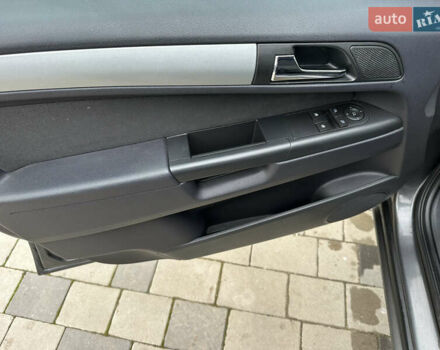 Серый Опель Зафира, объемом двигателя 1.6 л и пробегом 231 тыс. км за 5900 $, фото 11 на Automoto.ua