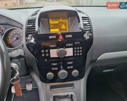 Серый Опель Зафира, объемом двигателя 1.8 л и пробегом 154 тыс. км за 7700 $, фото 23 на Automoto.ua