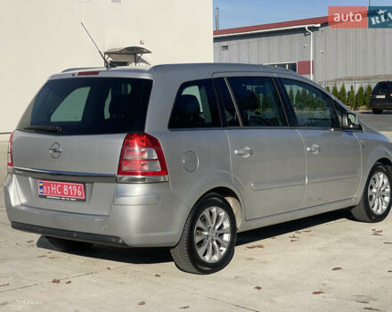 Серый Опель Зафира, объемом двигателя 1.8 л и пробегом 182 тыс. км за 7250 $, фото 6 на Automoto.ua