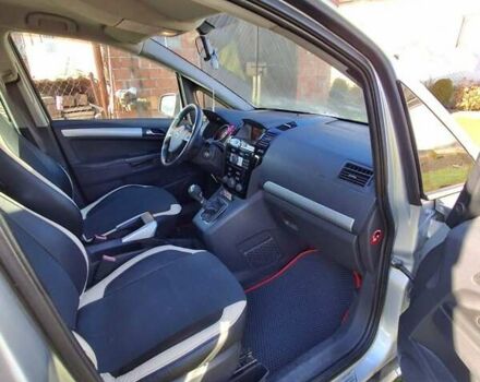 Серый Опель Зафира, объемом двигателя 1.91 л и пробегом 195 тыс. км за 6500 $, фото 5 на Automoto.ua