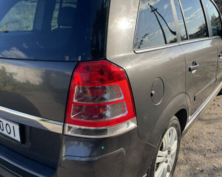 Серый Опель Зафира, объемом двигателя 1.8 л и пробегом 220 тыс. км за 8000 $, фото 7 на Automoto.ua