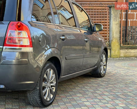 Серый Опель Зафира, объемом двигателя 1.7 л и пробегом 196 тыс. км за 7800 $, фото 16 на Automoto.ua