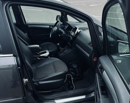 Серый Опель Зафира, объемом двигателя 1.7 л и пробегом 325 тыс. км за 7500 $, фото 15 на Automoto.ua