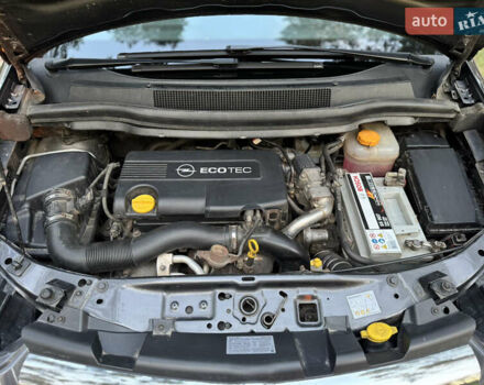 Серый Опель Зафира, объемом двигателя 1.7 л и пробегом 320 тыс. км за 7400 $, фото 61 на Automoto.ua