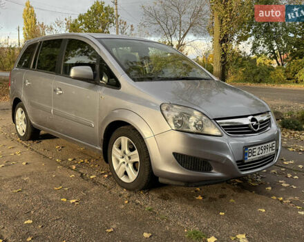 Серый Опель Зафира, объемом двигателя 1.8 л и пробегом 285 тыс. км за 6500 $, фото 1 на Automoto.ua