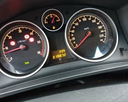 Серый Опель Зафира, объемом двигателя 1.7 л и пробегом 220 тыс. км за 5950 $, фото 11 на Automoto.ua