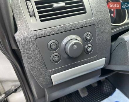 Серый Опель Зафира, объемом двигателя 1.6 л и пробегом 167 тыс. км за 7499 $, фото 52 на Automoto.ua