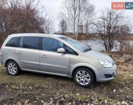 Серый Опель Зафира, объемом двигателя 1.7 л и пробегом 275 тыс. км за 6500 $, фото 1 на Automoto.ua