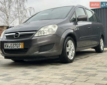 Серый Опель Зафира, объемом двигателя 1.6 л и пробегом 231 тыс. км за 5900 $, фото 26 на Automoto.ua
