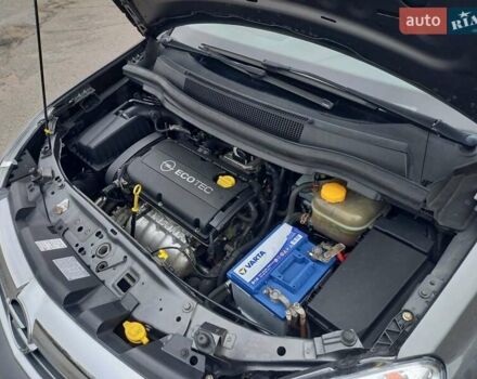 Сірий Опель Зафіра, об'ємом двигуна 1.6 л та пробігом 223 тис. км за 6900 $, фото 55 на Automoto.ua