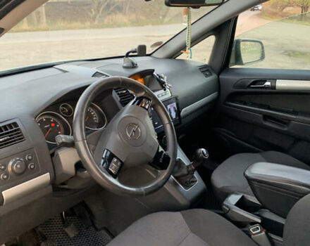 Серый Опель Зафира, объемом двигателя 1.7 л и пробегом 266 тыс. км за 7500 $, фото 5 на Automoto.ua