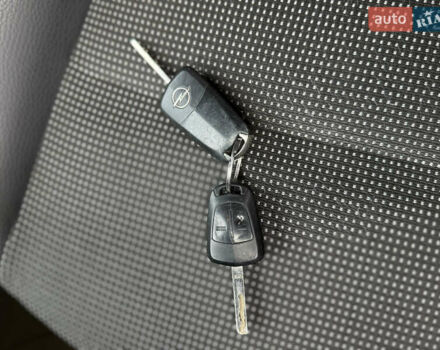 Серый Опель Зафира, объемом двигателя 1.8 л и пробегом 239 тыс. км за 7850 $, фото 32 на Automoto.ua