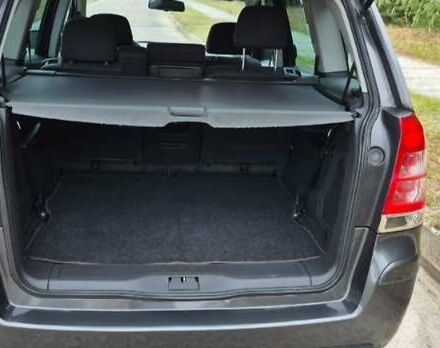 Серый Опель Зафира, объемом двигателя 1.8 л и пробегом 185 тыс. км за 6500 $, фото 6 на Automoto.ua