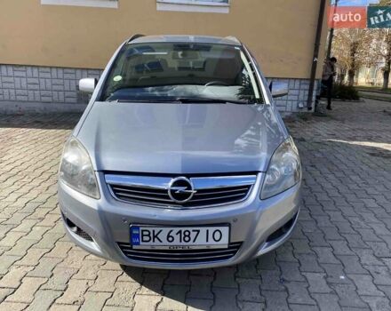 Серый Опель Зафира, объемом двигателя 1.7 л и пробегом 271 тыс. км за 7000 $, фото 1 на Automoto.ua