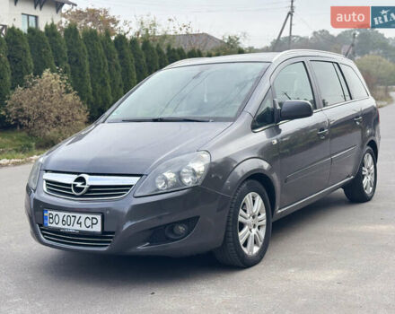 Опель Зафира 2011 в Тернополе на Automoto.ua Серый Опель Зафира, объемом двигателя 1.69 л и пробегом 220 тыс. км за 6500 $, фото 4 на Automoto.ua