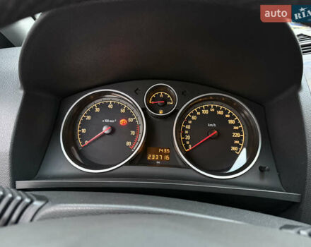 Опель Зафіра 2011 у Тернополі на Automoto.ua Сірий Опель Зафіра, об'ємом двигуна 1.6 л та пробігом 233 тис. км за 7400 $, фото 19 на Automoto.ua