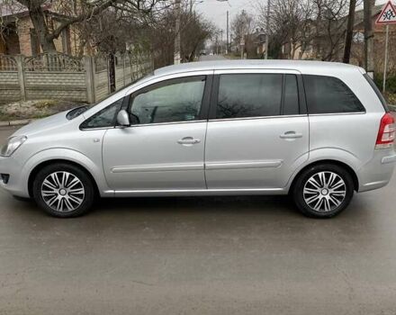 Серый Опель Зафира, объемом двигателя 1.7 л и пробегом 213 тыс. км за 6850 $, фото 4 на Automoto.ua