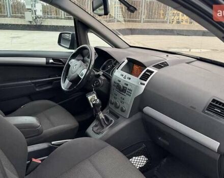 Серый Опель Зафира, объемом двигателя 1.7 л и пробегом 321 тыс. км за 6990 $, фото 8 на Automoto.ua