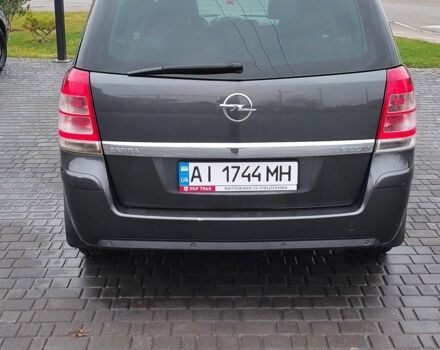 Серый Опель Зафира, объемом двигателя 1.7 л и пробегом 280 тыс. км за 6700 $, фото 2 на Automoto.ua