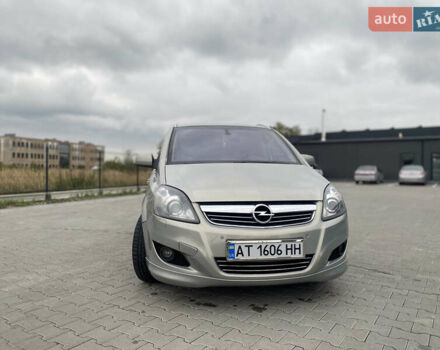 Сірий Опель Зафіра, об'ємом двигуна 1.7 л та пробігом 238 тис. км за 8000 $, фото 1 на Automoto.ua