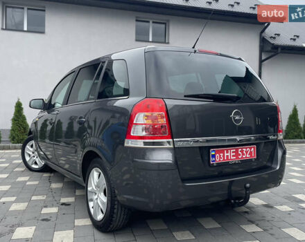 Сірий Опель Зафіра, об'ємом двигуна 1.7 л та пробігом 205 тис. км за 8299 $, фото 21 на Automoto.ua