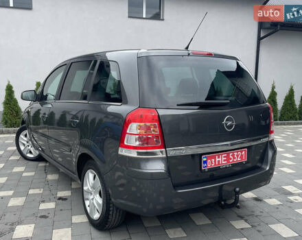 Серый Опель Зафира, объемом двигателя 1.7 л и пробегом 203 тыс. км за 7999 $, фото 16 на Automoto.ua