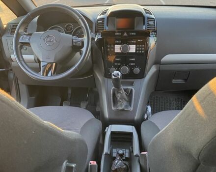 Серый Опель Зафира, объемом двигателя 1.7 л и пробегом 215 тыс. км за 6942 $, фото 6 на Automoto.ua