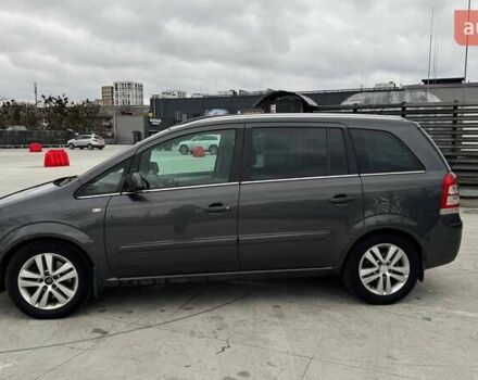 Серый Опель Зафира, объемом двигателя 1.7 л и пробегом 321 тыс. км за 6990 $, фото 3 на Automoto.ua