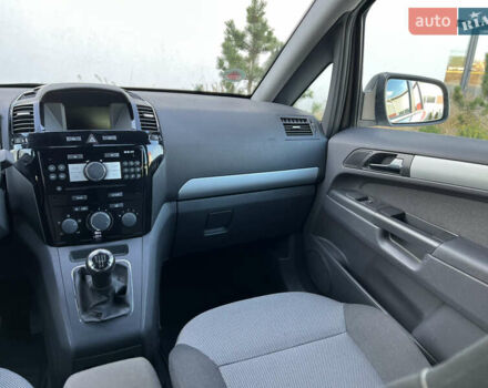 Серый Опель Зафира, объемом двигателя 1.6 л и пробегом 182 тыс. км за 6850 $, фото 64 на Automoto.ua