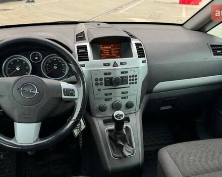 Серый Опель Зафира, объемом двигателя 1.7 л и пробегом 321 тыс. км за 6990 $, фото 11 на Automoto.ua