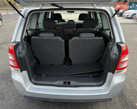 Серый Опель Зафира, объемом двигателя 1.8 л и пробегом 190 тыс. км за 7799 $, фото 16 на Automoto.ua