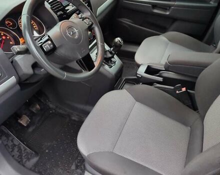 Серый Опель Зафира, объемом двигателя 1.7 л и пробегом 248 тыс. км за 7600 $, фото 25 на Automoto.ua