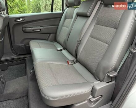 Серый Опель Зафира, объемом двигателя 1.7 л и пробегом 229 тыс. км за 8399 $, фото 142 на Automoto.ua