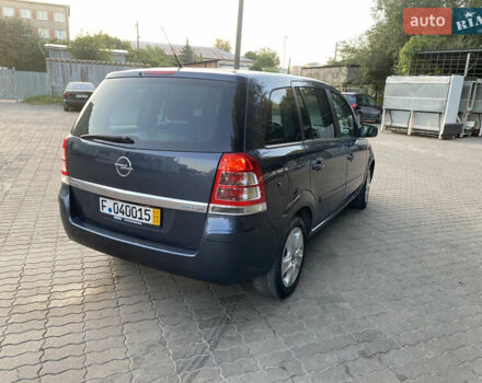Серый Опель Зафира, объемом двигателя 1.7 л и пробегом 221 тыс. км за 7700 $, фото 4 на Automoto.ua